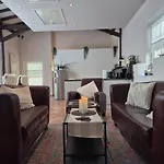 Gemuetliches Loft Mit Terrasse Im Ehemaligen Bahnhof Kalenborn * Vettelschoß