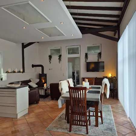 Gemuetliches Loft Mit Terrasse Im Ehemaligen Bahnhof Kalenborn Apartman Vettelschoß