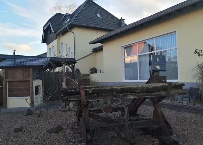 Gemuetliches Loft Mit Terrasse Im Ehemaligen Bahnhof Kalenborn Apartman *